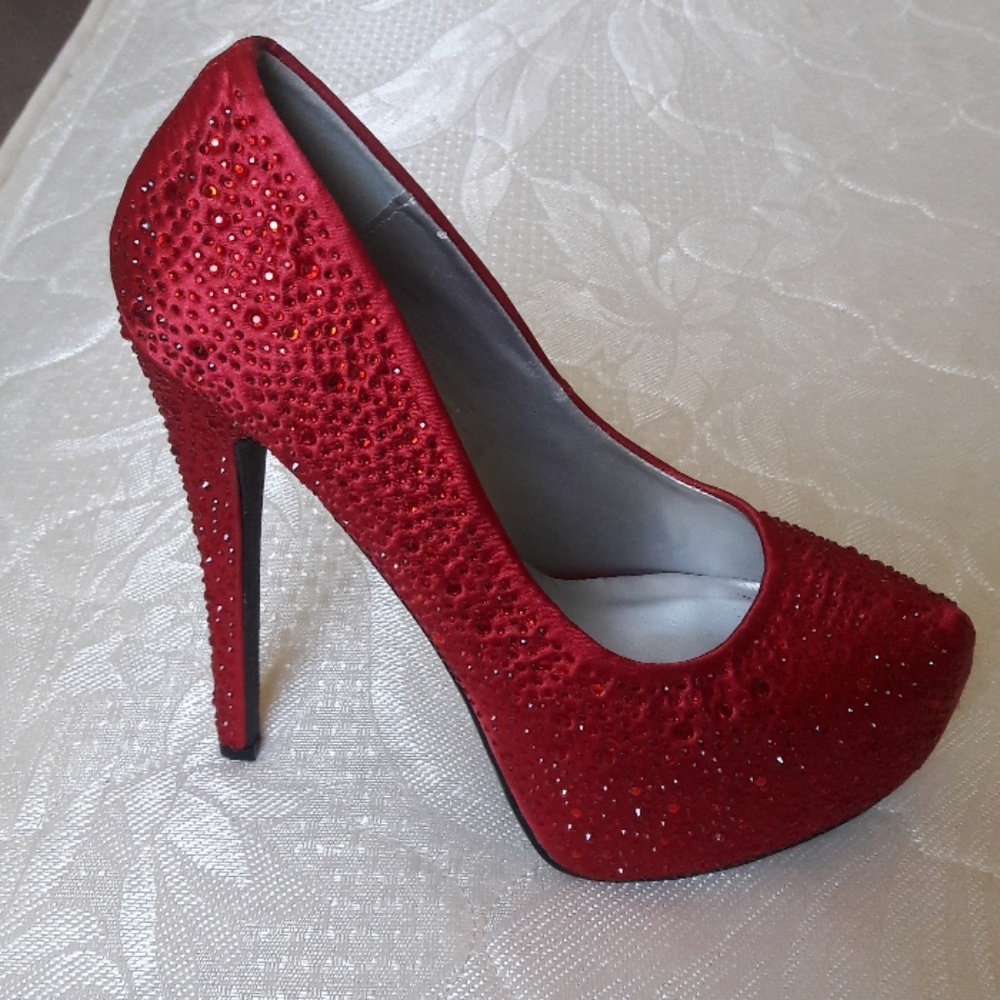 Red Rhinestones Pump